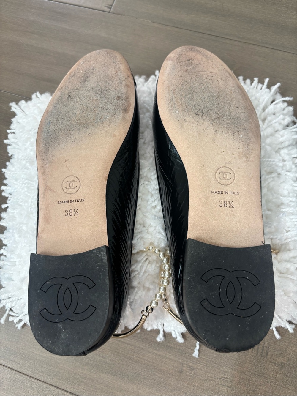 EUC CHANEL Black Quilted Leather Pearl-Ankle Flats with Gold and Pearl Hoop - Picture 5 of 5